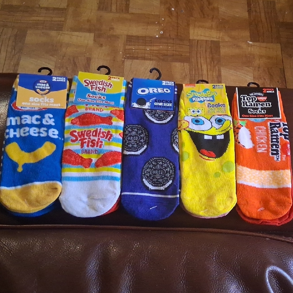 5 Low-Cut Socks 2-Pack Mac&cheese Swedish Fish, Oreo, Bob Espanga And Top Ramen